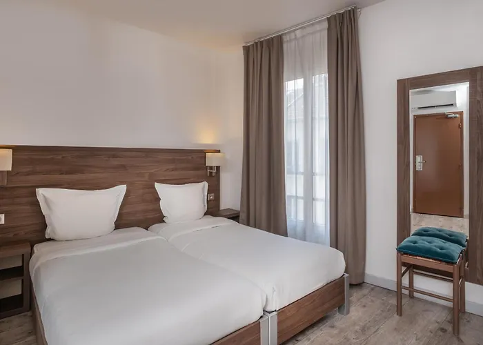 Hotel La Perle Montparnasse